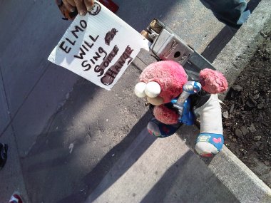 elmos-new-sign-apr-28-2009